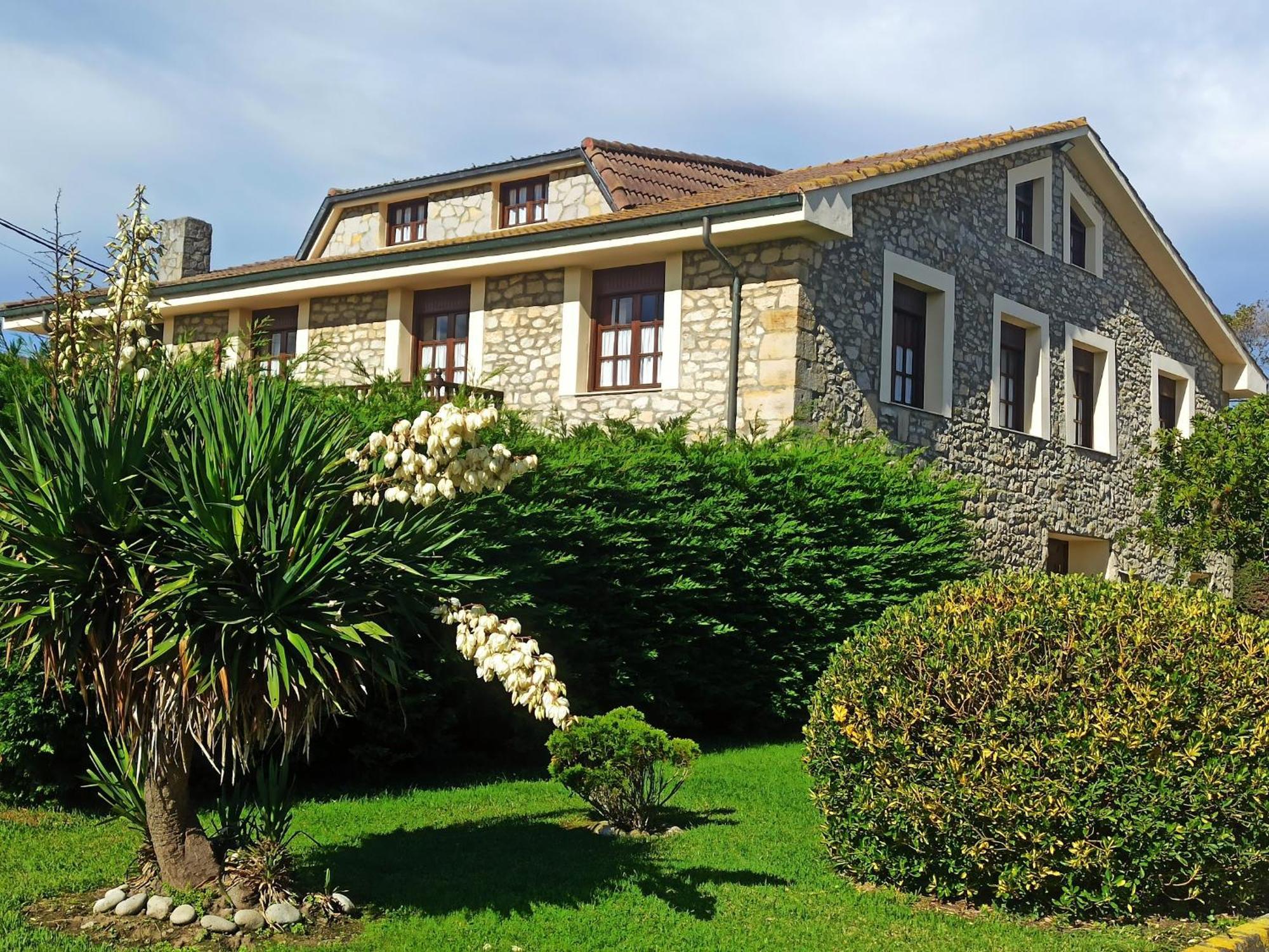 Posada Playa De Langre Langre  Exterior photo